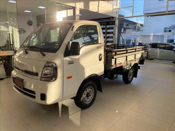 KIA BONGO 2.5 TD DIESEL STD CS 4x4 MANUAL KIA BONGO 2.5 TD DIESEL STD CS 4x4 MANUAL